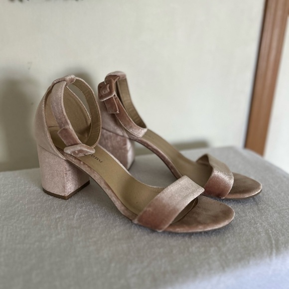Cl By Laundry Blush Pink Velvet Ankle Strap Block Heels Size 9 1/2 - Picture 1 of 11